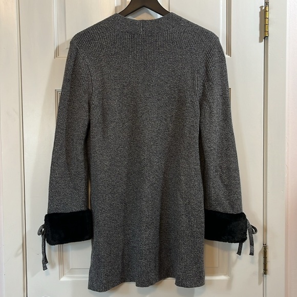 NIC+ZOE Chunky Knit V Neck Tunic Sweater w/Tassel Faux Fur Sleeve Cuffs - Sz Med - Picture 7 of 9